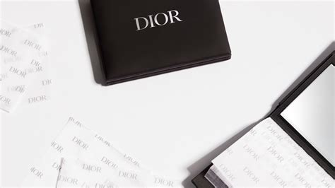 dior kaftpapier|Dior Mattifying Paper: Mattifies the Skin and Absorbs Sebum.